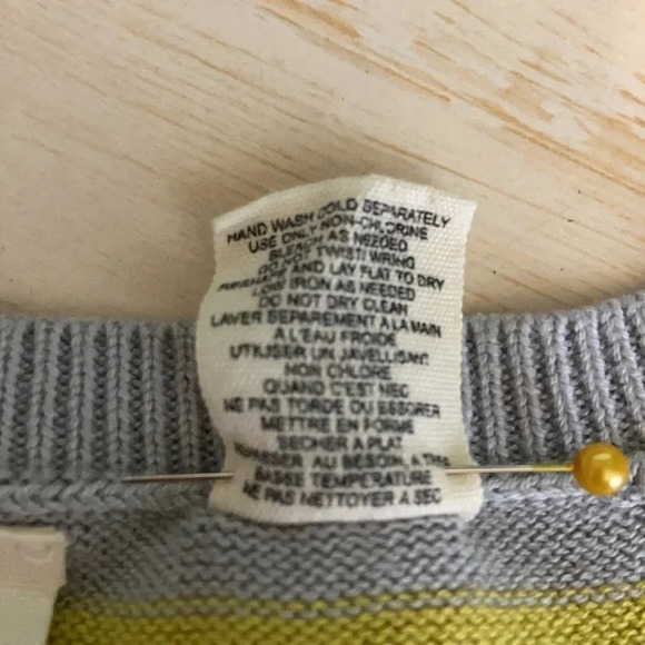 Moth from Anthropologie Cattleya Applique & Beaded Short Sleeve Cardigan -Small - Picture 7 of 7